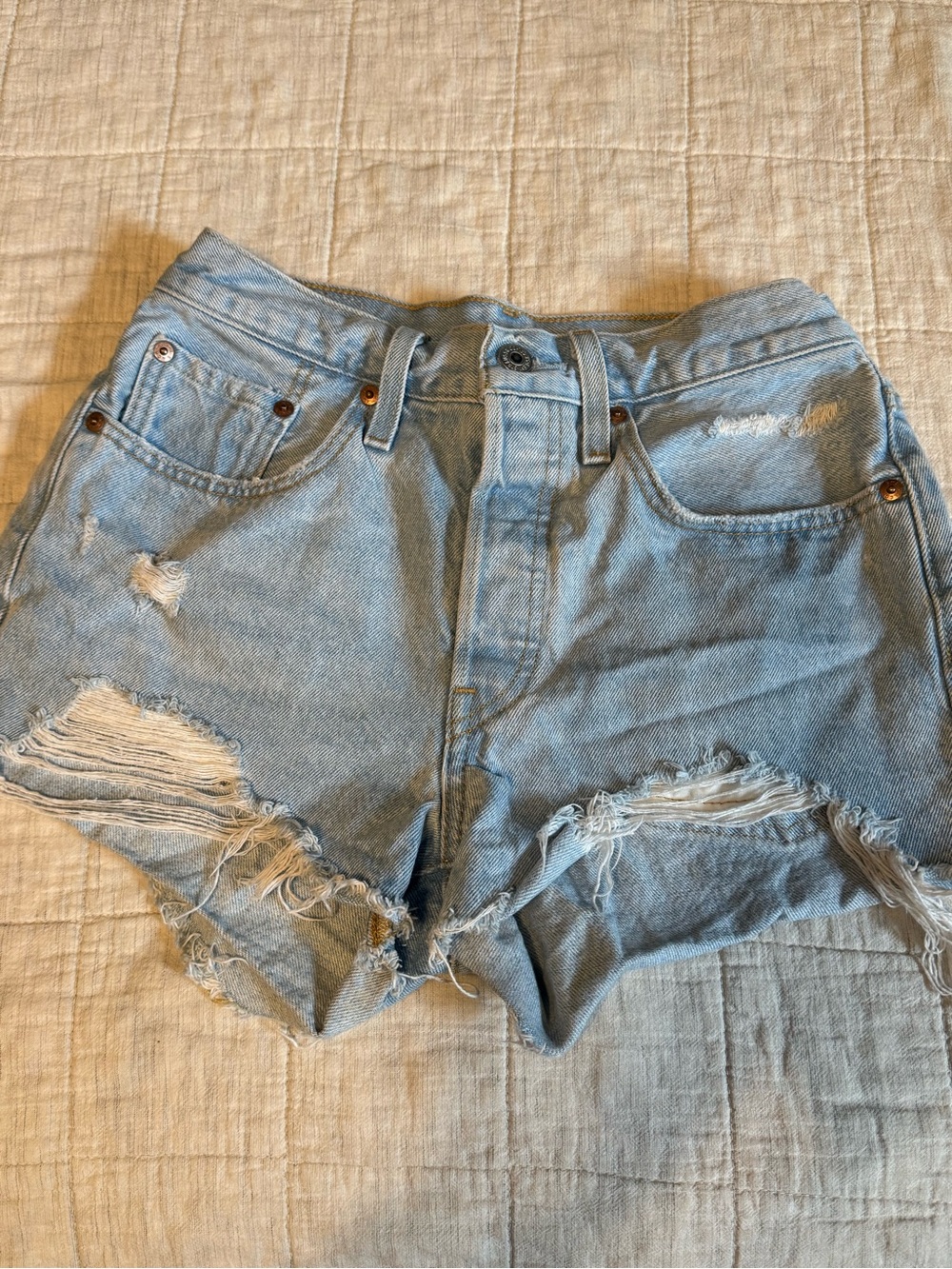 Levi’s 501 Original Shorts W26 Light Wash Distressed Cutoff Frayed Hem